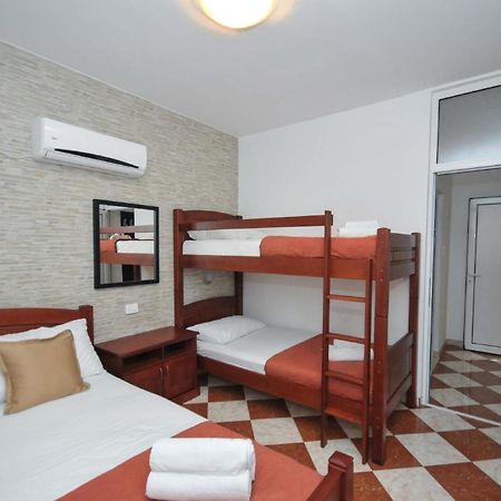 Ferienwohnung Fuer 4 Personen Ca 55 M In Budva, Adriakueste Montenegro Kueste Um Budva Exteriör bild